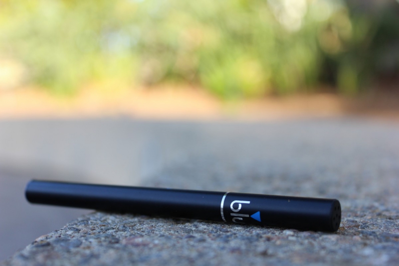 vente-VILLARS SUR VAR-min_e_cigarette_vaping_blu_cigs_blu_electronic_cigarette_tobacco_cigarette_smoke-637061