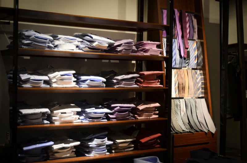 vente-VILLARS SUR VAR-min_shirts_exhibition_shop_shopping_shelf_buy_business_clothing-940715